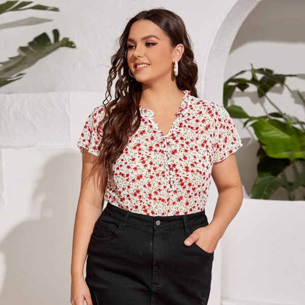 

Plus Ditsy Floral Half Button Blouse, Multicolor