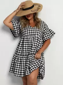 Calvaya 大碼格紋荷葉邊袖荷葉邊下擺連衣裙 - 黑與白 - 查看 1