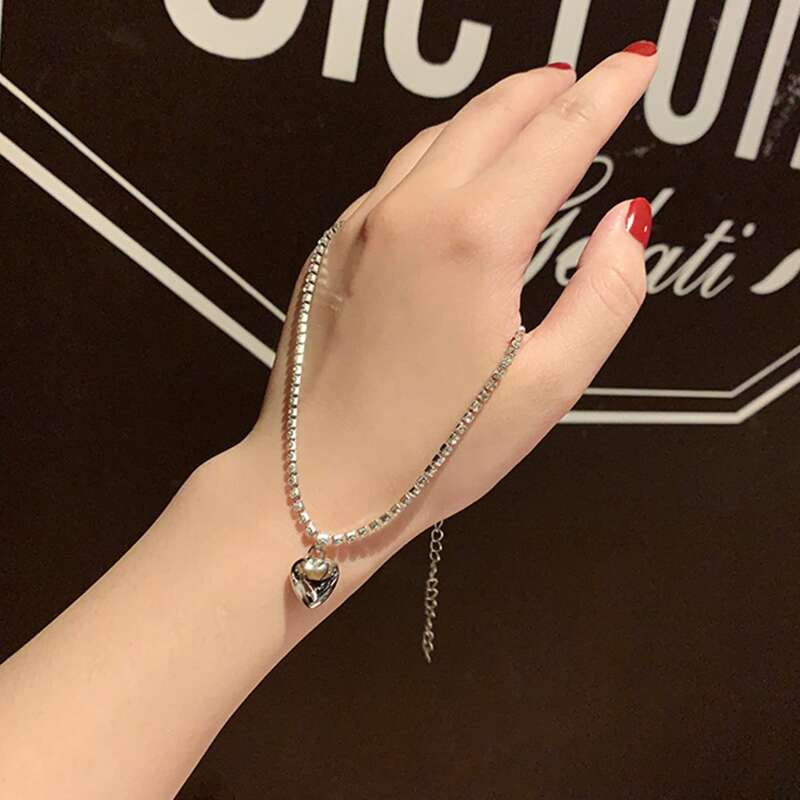 

Heart Rhinestone Choker, Silver