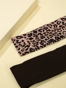 2条装休闲印花发带，适合日常佩戴，可打造各种女孩发型。豹纹印花头巾，吸汗带，适合上学、大学等场合，秋冬季节也适合女性佩戴，是度假装扮的理想选择。优雅的女士围巾，柔软舒适的头巾。 - 彩色 - 查看 4