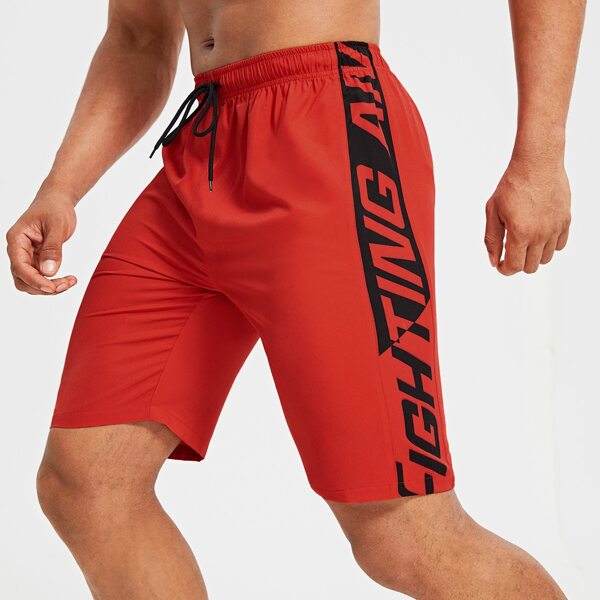 

Men Letter Graphic Drawstring Waist Sports Shorts, Red