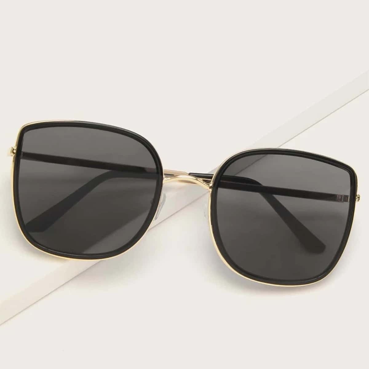 

Square Frame Sunglasses