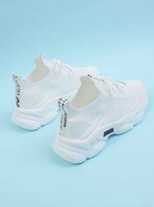 Women's White Road Running Shoes With Letter Pattern And Lace-Up Design Ideal For Yoga