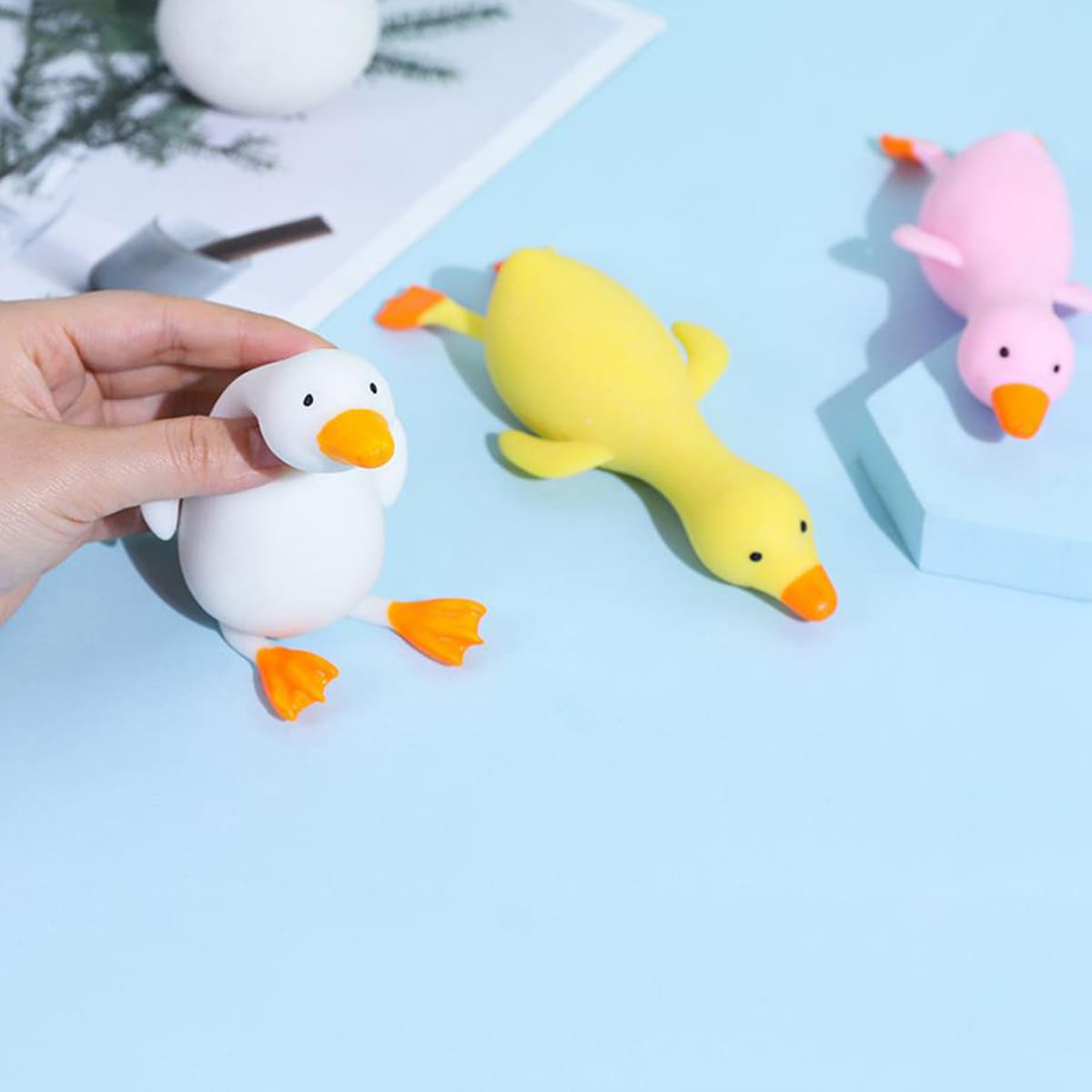

1pc Random Duck Squeeze Toy, Multicolor
