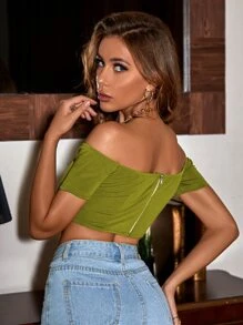 Allurite 露肩不對稱下擺短版上衣 - 橄欖綠 - 查看 2