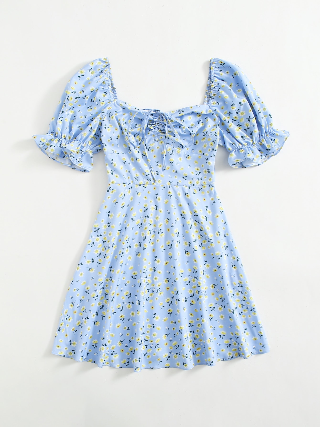 Our Plus Ditsy Floral Milkmaid Dress is such a vibe - ROMWE