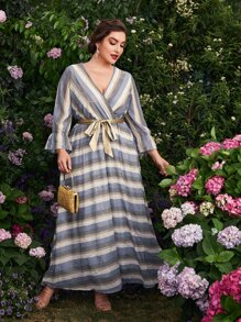 Modelyn 大碼條紋圖案交叉領荷葉邊袖腰帶超長連衣裙 - 彩色 - 查看 1