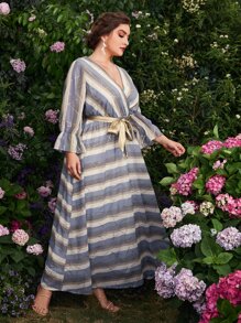 Modelyn 大碼條紋圖案交叉領荷葉邊袖腰帶超長連衣裙 - 彩色 - 查看 3