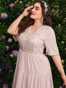 Vestido De Línea A Con Dobladillo De Volante Y Lentejuelas Contrastadas Para Mujeres De Talla Grande