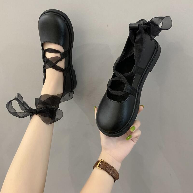 

Round Toe Lace Flats, Black