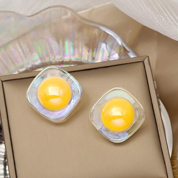

Geometric Stud Earrings, Yellow