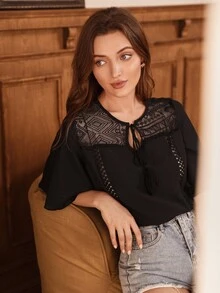 Camisa de manga con volante de cuello con cordón con encaje en contraste - Negro - Ver 3