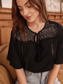 Camisa de manga con volante de cuello con cordón con encaje en contraste - Negro - Ver 6