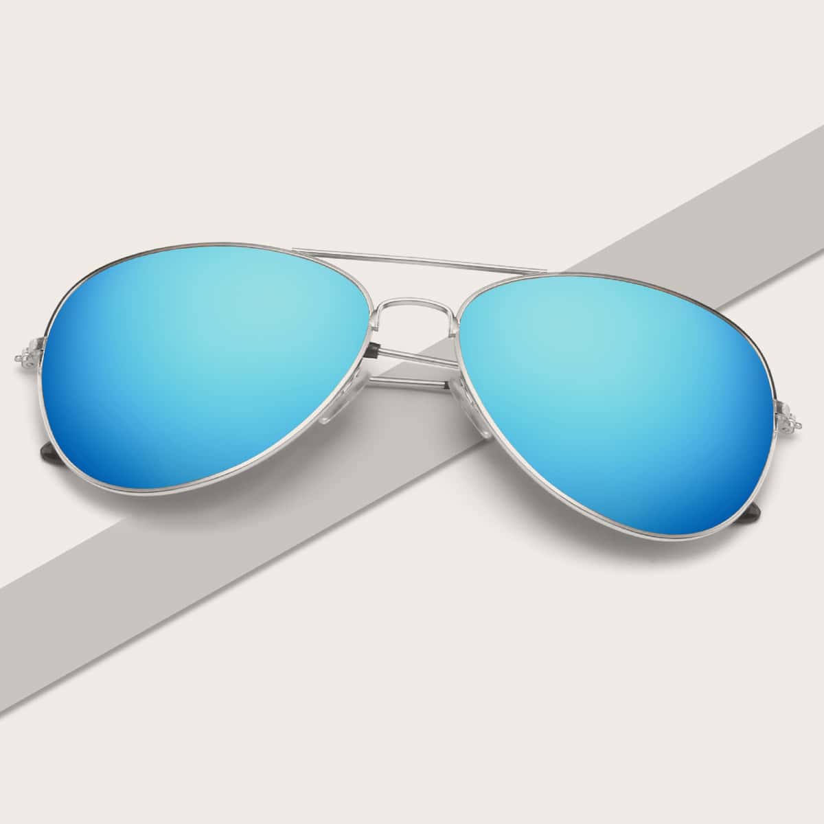 

Metal Frame Tinted Lens Sunglasses