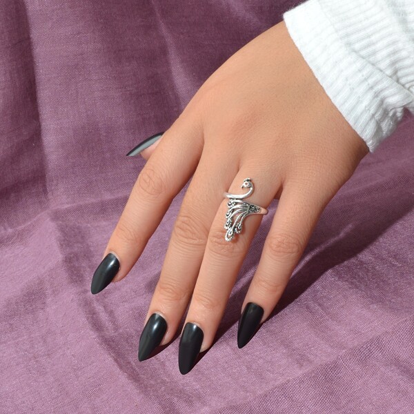 

Peacock Design Ring, Antique silver