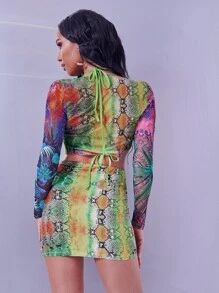 SHEIN Unity Tie Front Snakeskin & Tropical Crop Top Without Bra - Multicolor - View 2