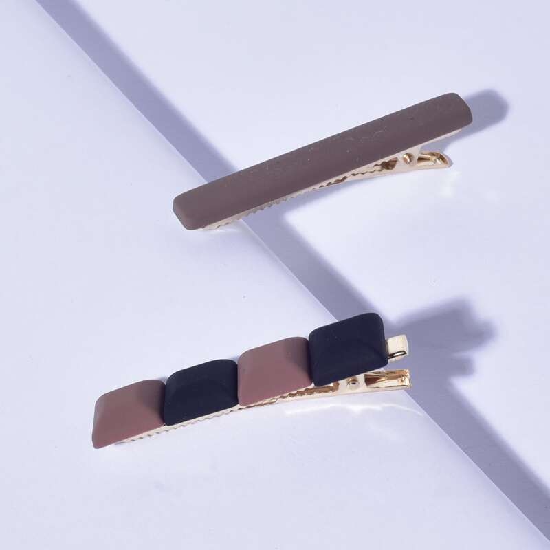 

2pcs Simple Hair Clip, Multicolor