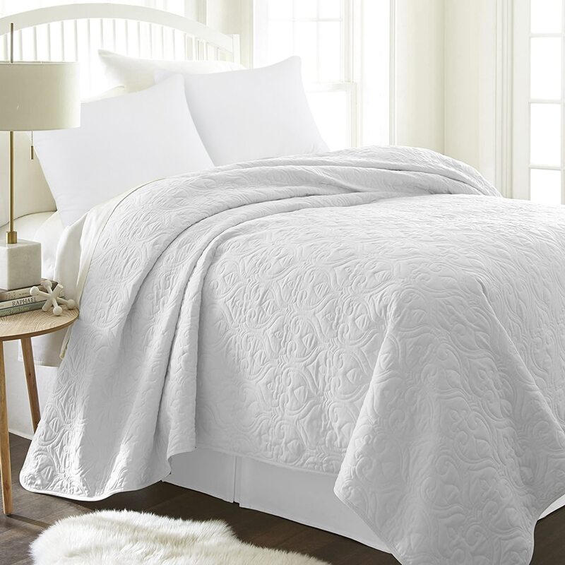 

Solid Color Bedspread Quilt, White