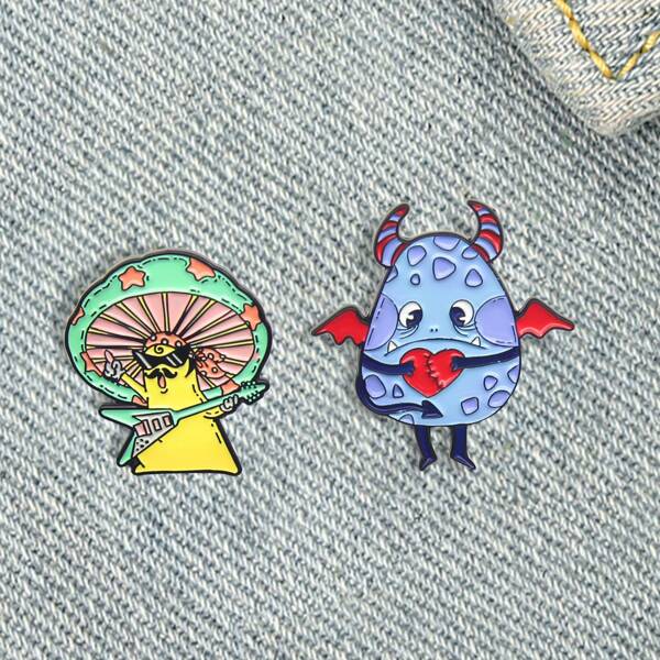 

2pcs Cartoon Graphic Brooch, Multicolor