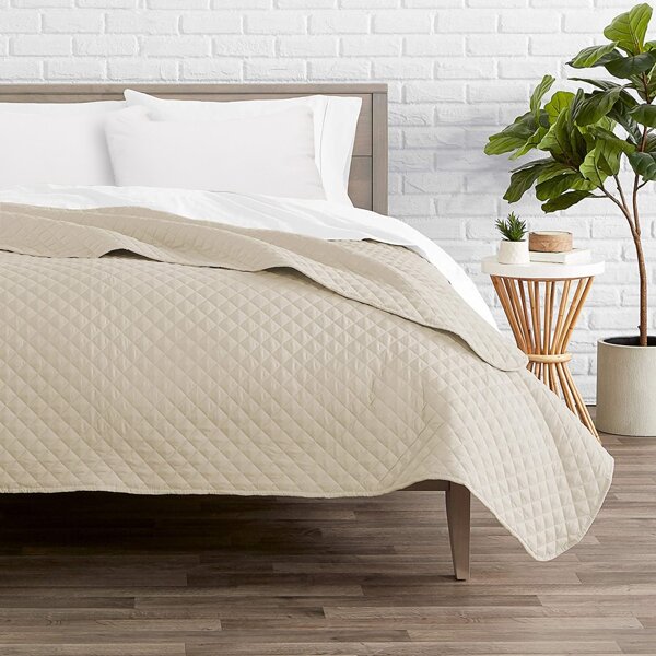 

Solid Color Bedspread Quilt, Beige