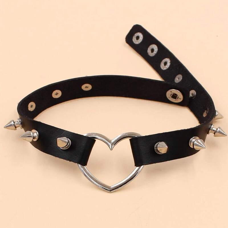 

Spiked Heart Choker, Black