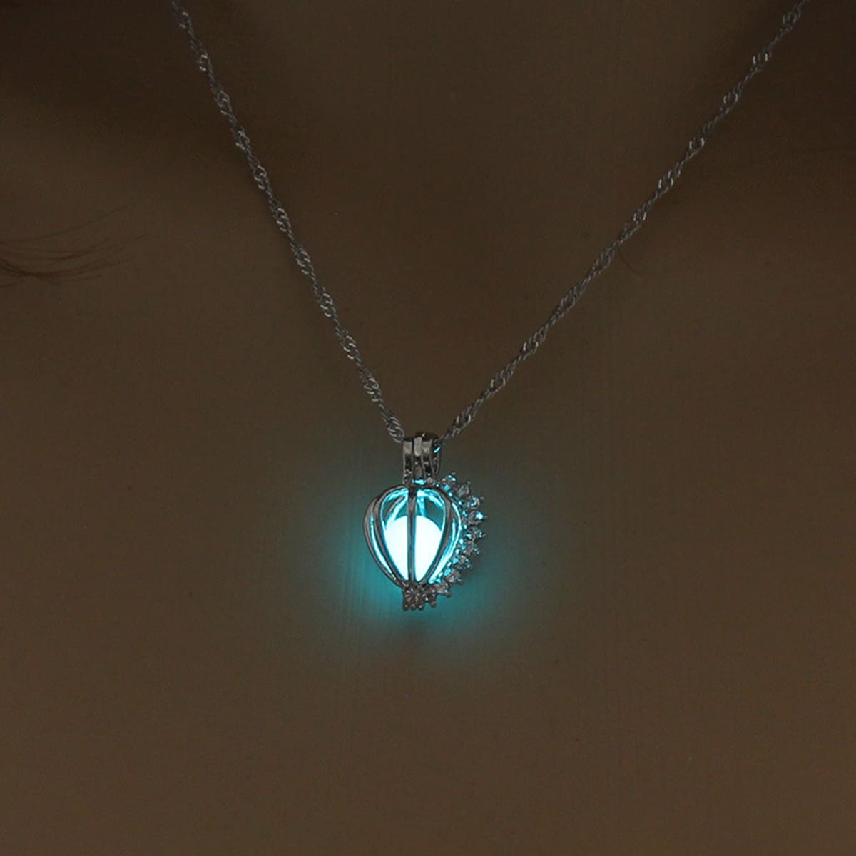 

Luminous Faux Pearl Pendant Necklace, Green