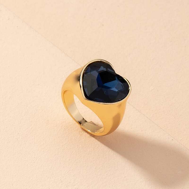 

1pc Rhinestone Heart Ring, Gold