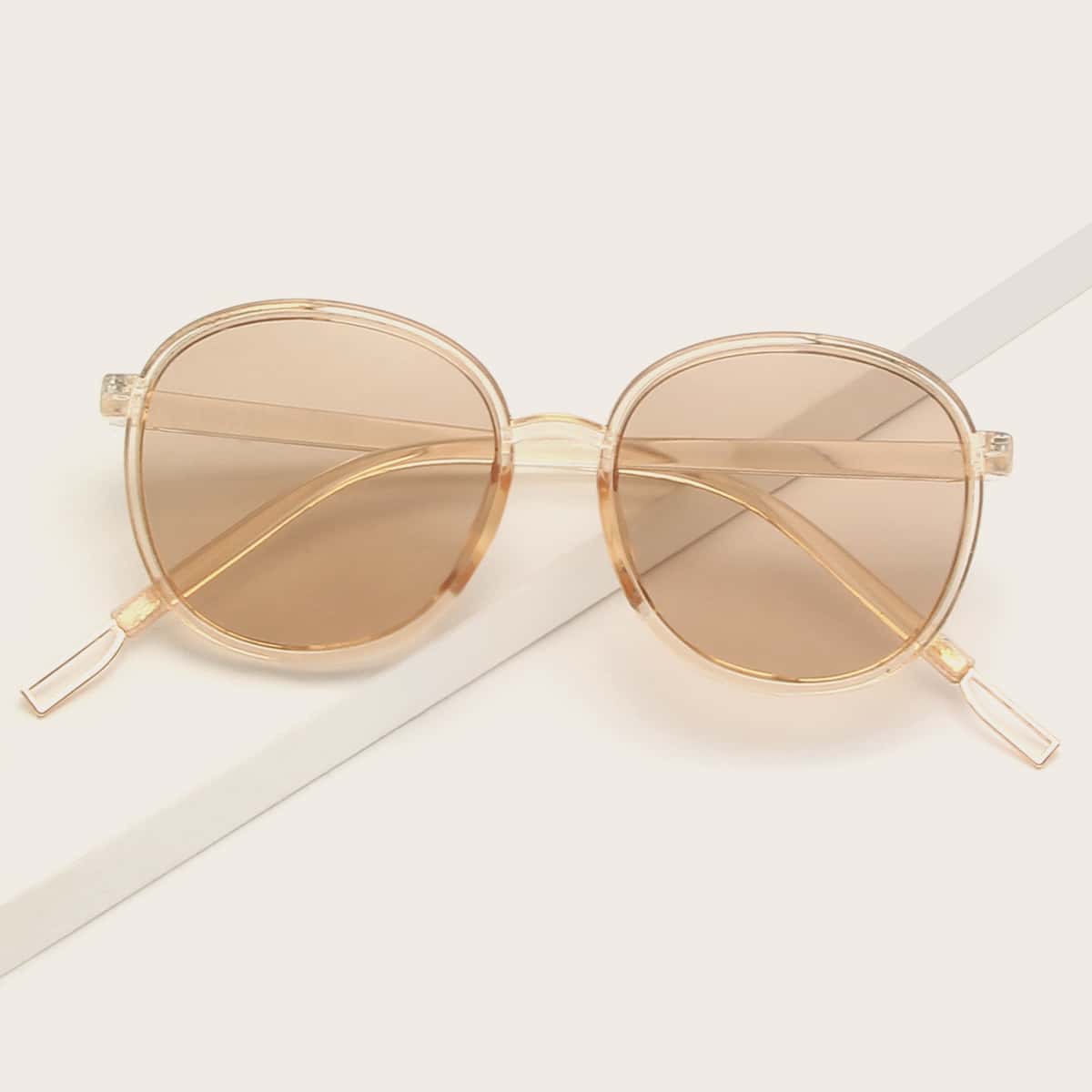 

Round Frame Sunglasses