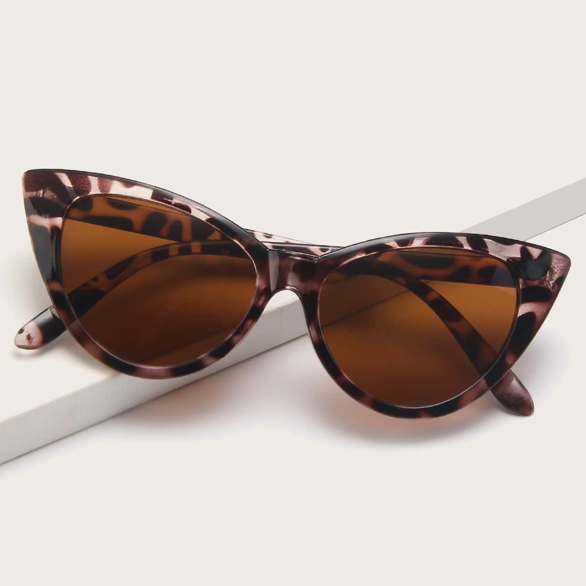 

Cat Eye Sunglasses