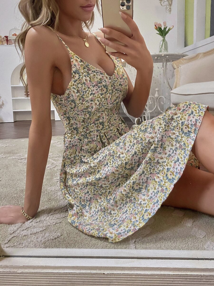 SHEIN Unity 滿版圖案後打褶吊帶連衣裙 - 彩色 - 查看 1