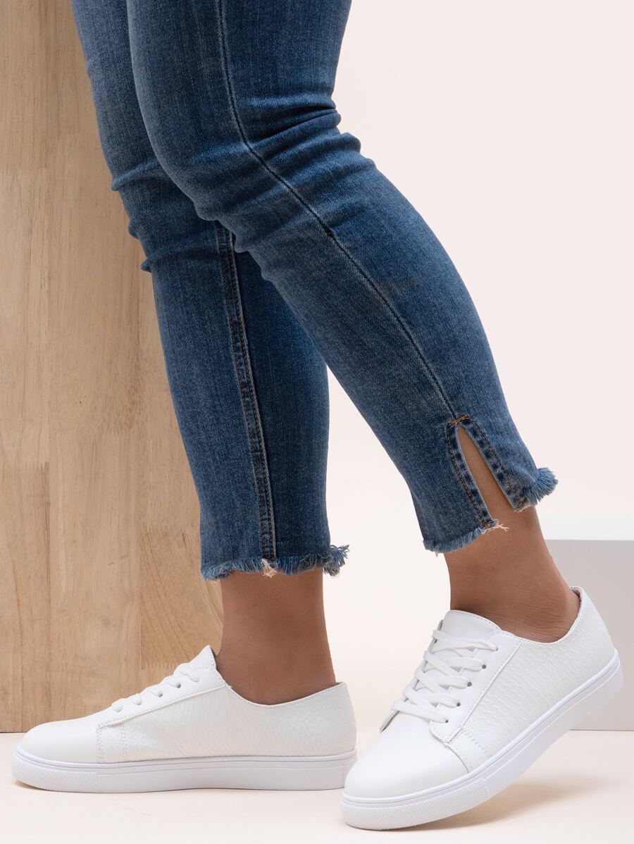 Minimalist Lace-up Front Skate Shoes