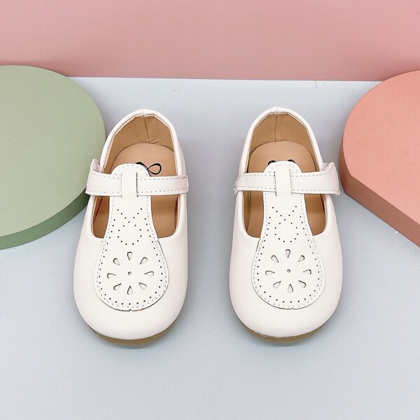

Toddler Girls Velcro Strap Flats, Beige