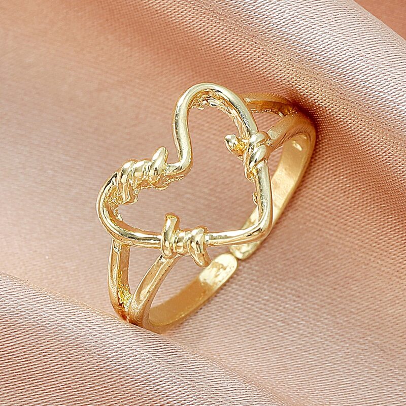 

Heart Design Cuff Ring, Gold