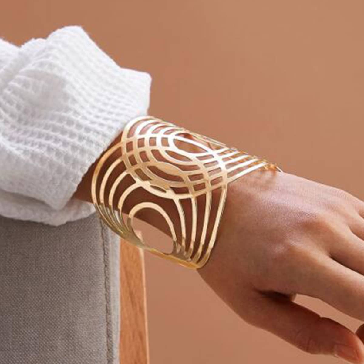 

Hollow Out Wide Bracelet, Gold