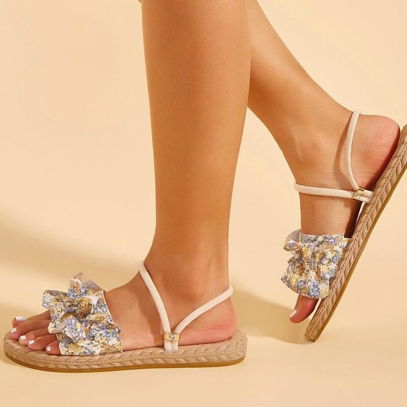 

Ditsy Floral Ruffle Decor Flat Sandals, Blue