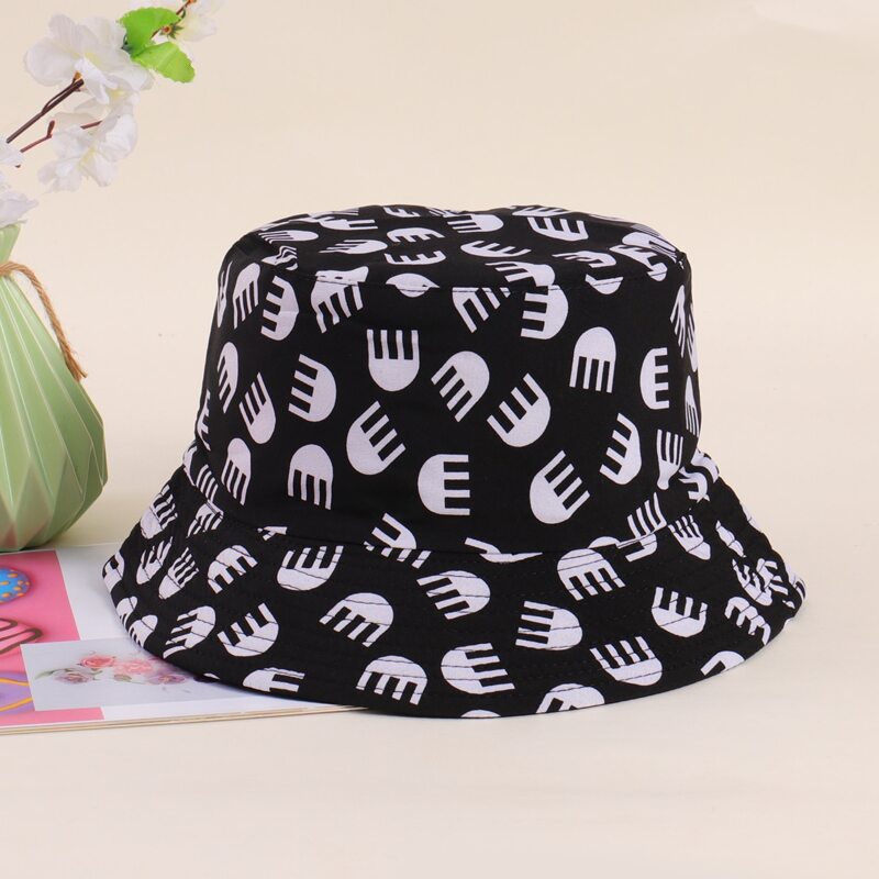 

Comb Graphic Bucket Hat, Black and white
