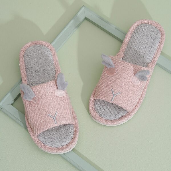 

Cartoon Design Novelty Slippers, Baby pink