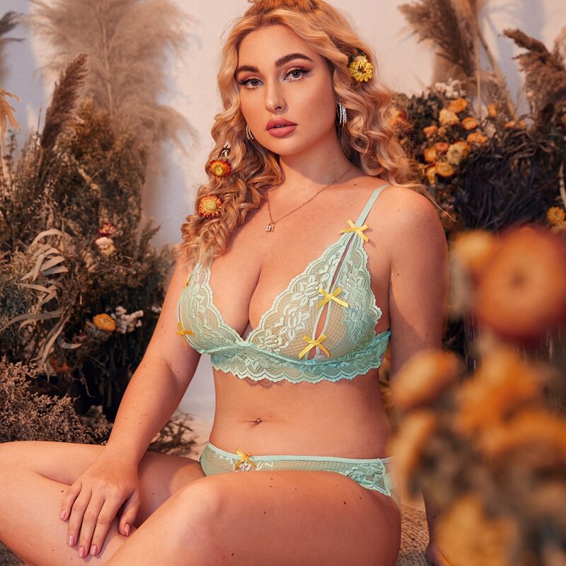

Plus Floral Lace Bow Decor Lingerie Set, Mint green
