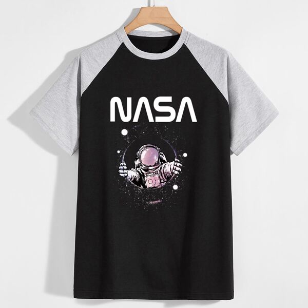 

Men Astronaut & Letter Graphic Tee, Black