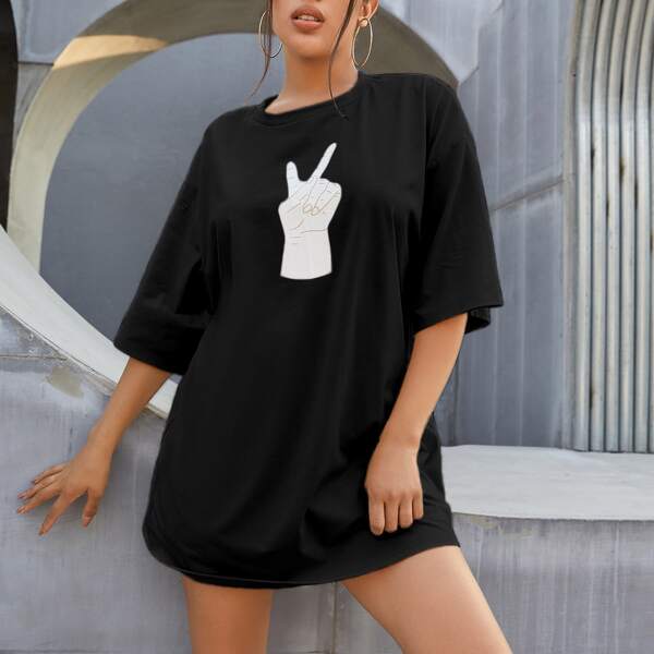 

Drop Shoulder Figure Graphic Tee, Black