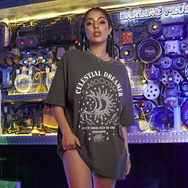 

Galaxy And Letter Graphic Oversized Tee, Grey