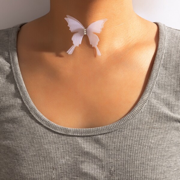

Butterfly Decor Necklace, White