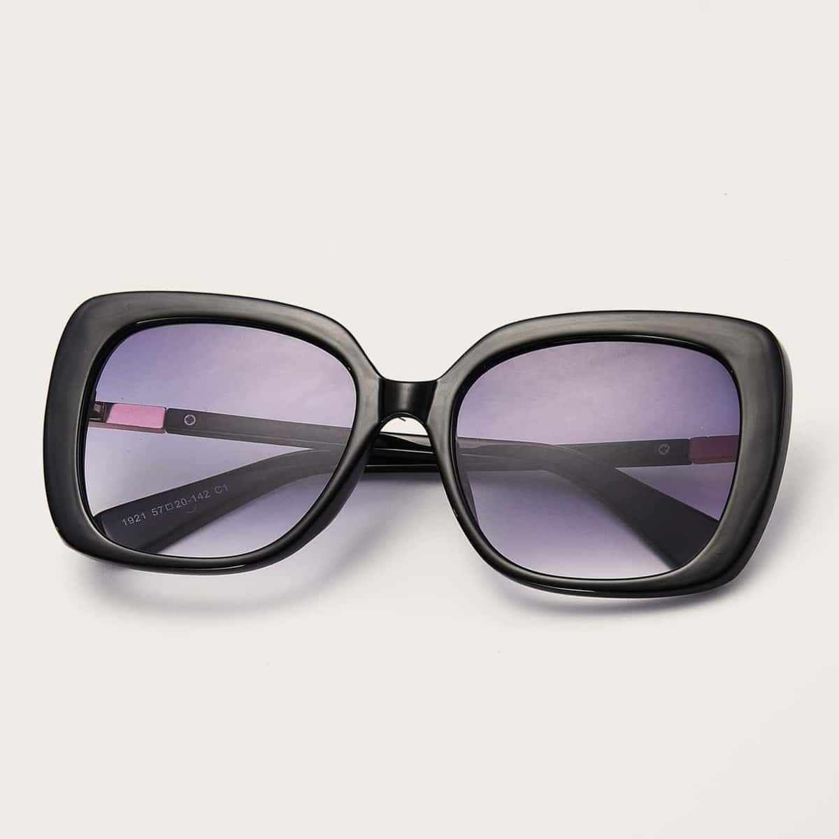 

Square Frame Sunglasses