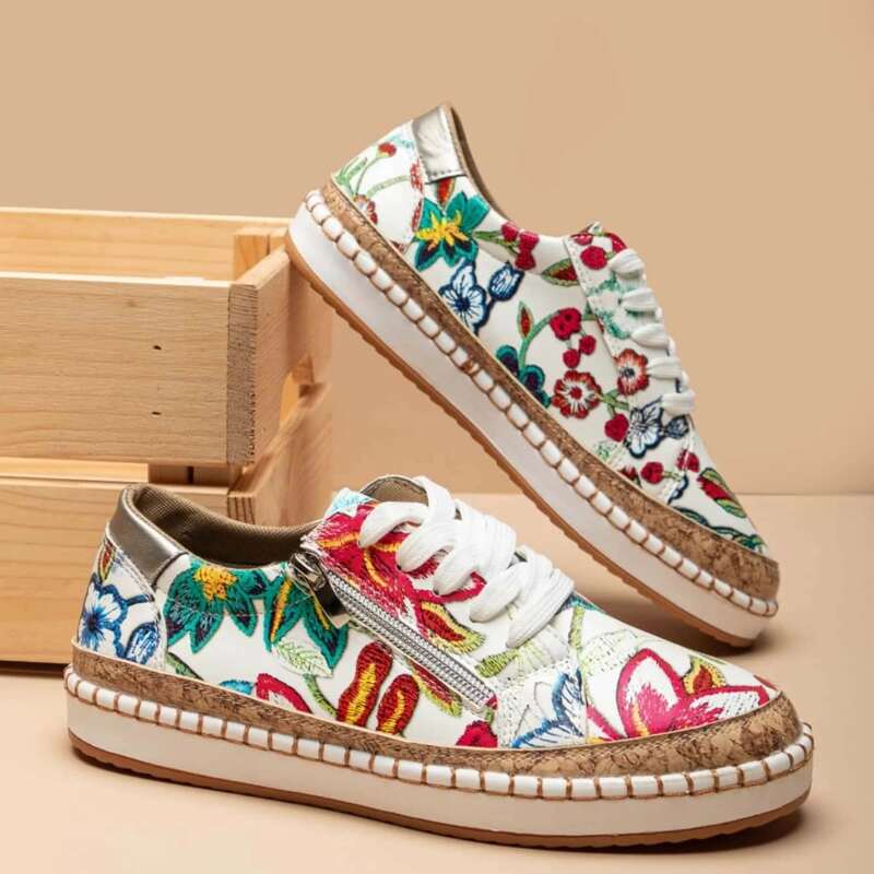 

Floral Embroidery Lace-up Skate Shoes, Multicolor