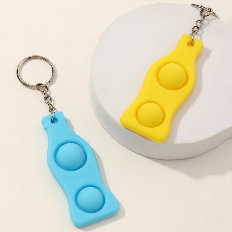 

2pcs Creative Stress Relief Keychain, Multicolor
