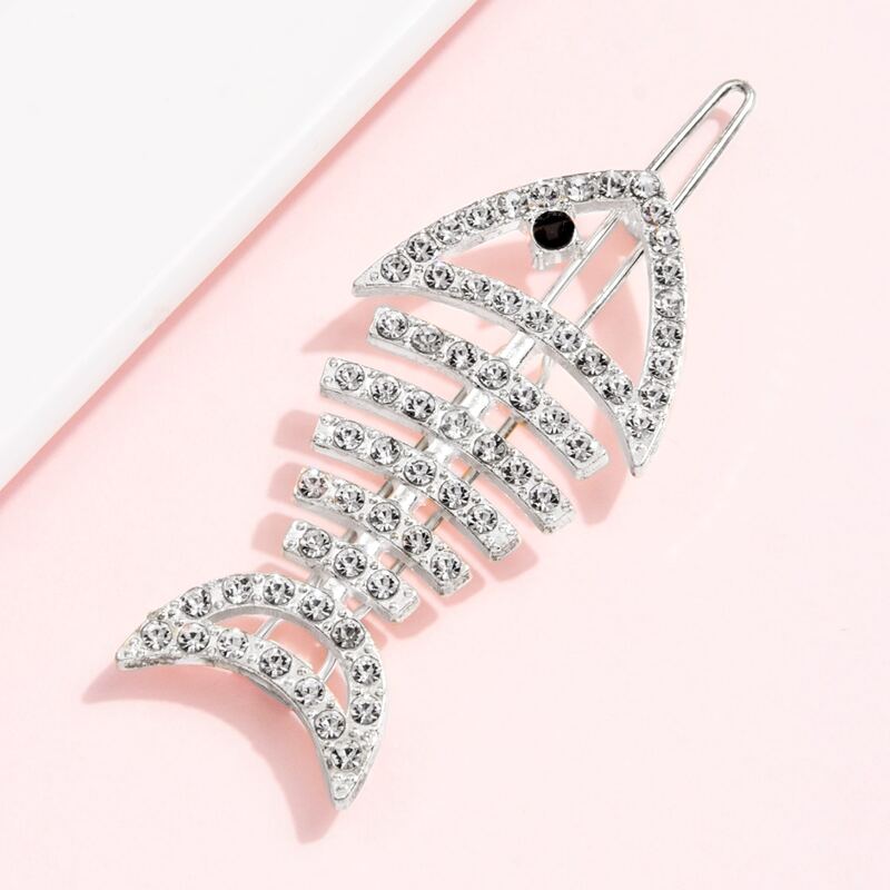 

Zircon Fish Bone Decor Hair Clip, Silver