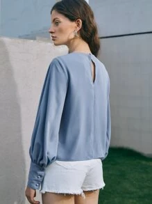 BizChic Top de manga farol de puño con botón - Neblina azul - Ver 2