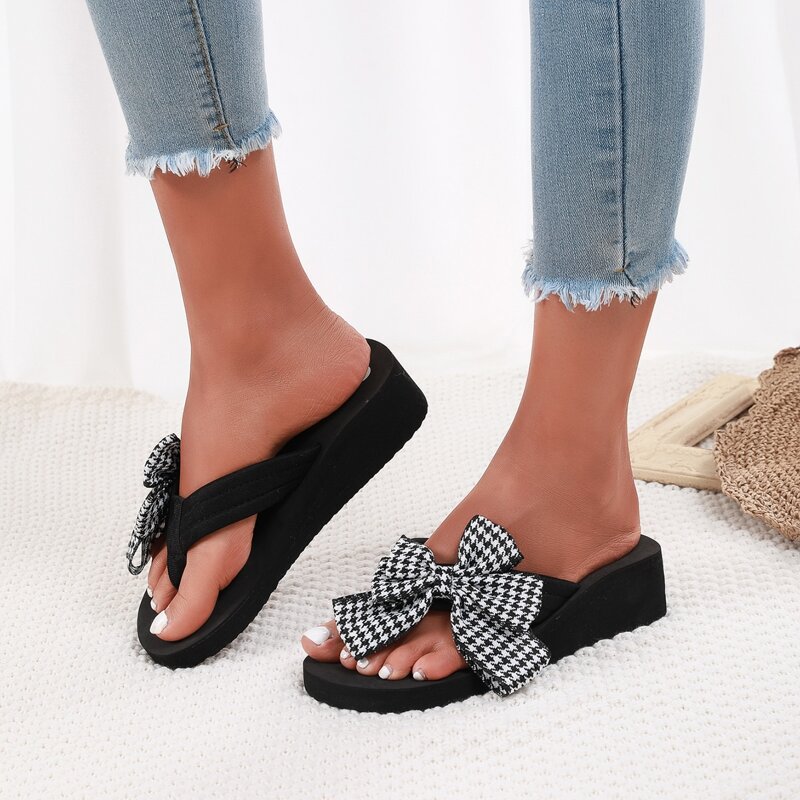 

Houndstooth Graphic Bow Decor Flip Flops, Black