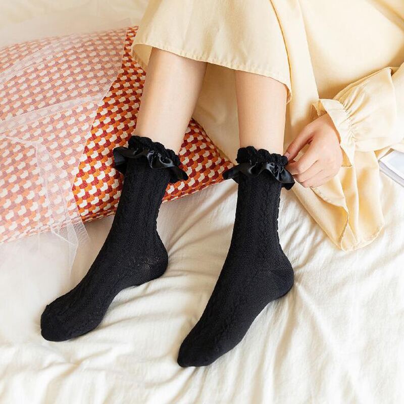 

1pair Heart Pattern Crew Socks, Black