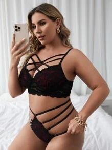 Plus Floral Lace Underwire Bra & Panty Lingerie Set - Multicolor - View 3